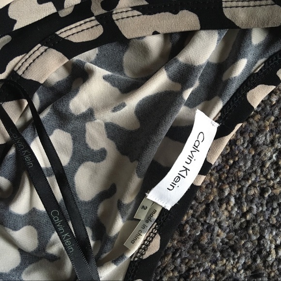 Calvin Klein Print Jersey Dress - Picture 7 of 7